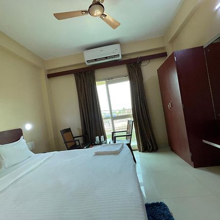 Hotel AAVAASS Puri Exterior foto
