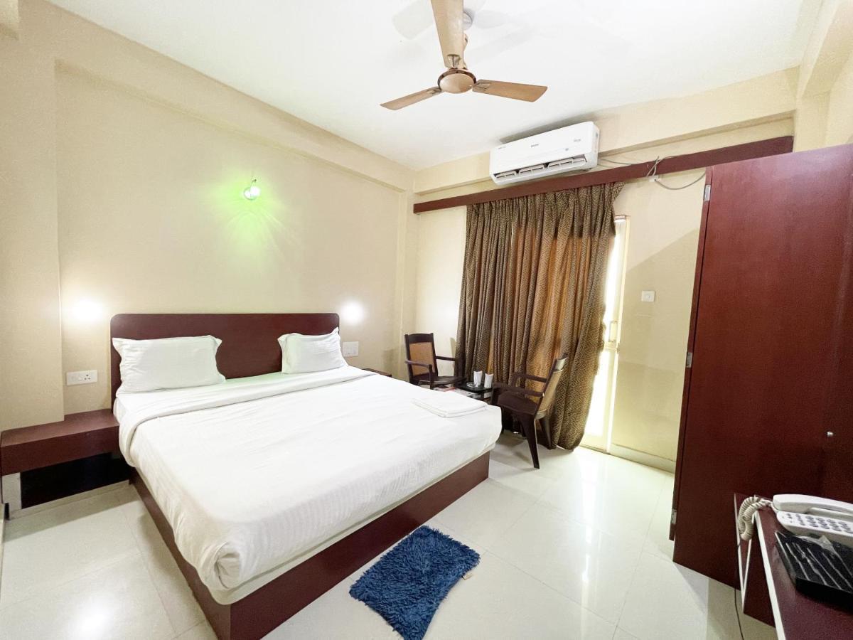 Hotel AAVAASS Puri Exterior foto