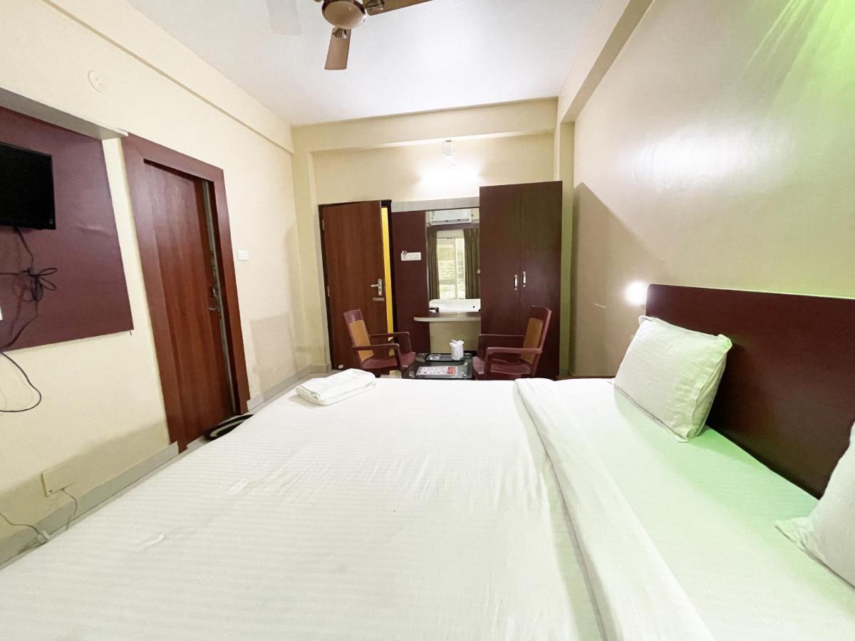 Hotel AAVAASS Puri Exterior foto