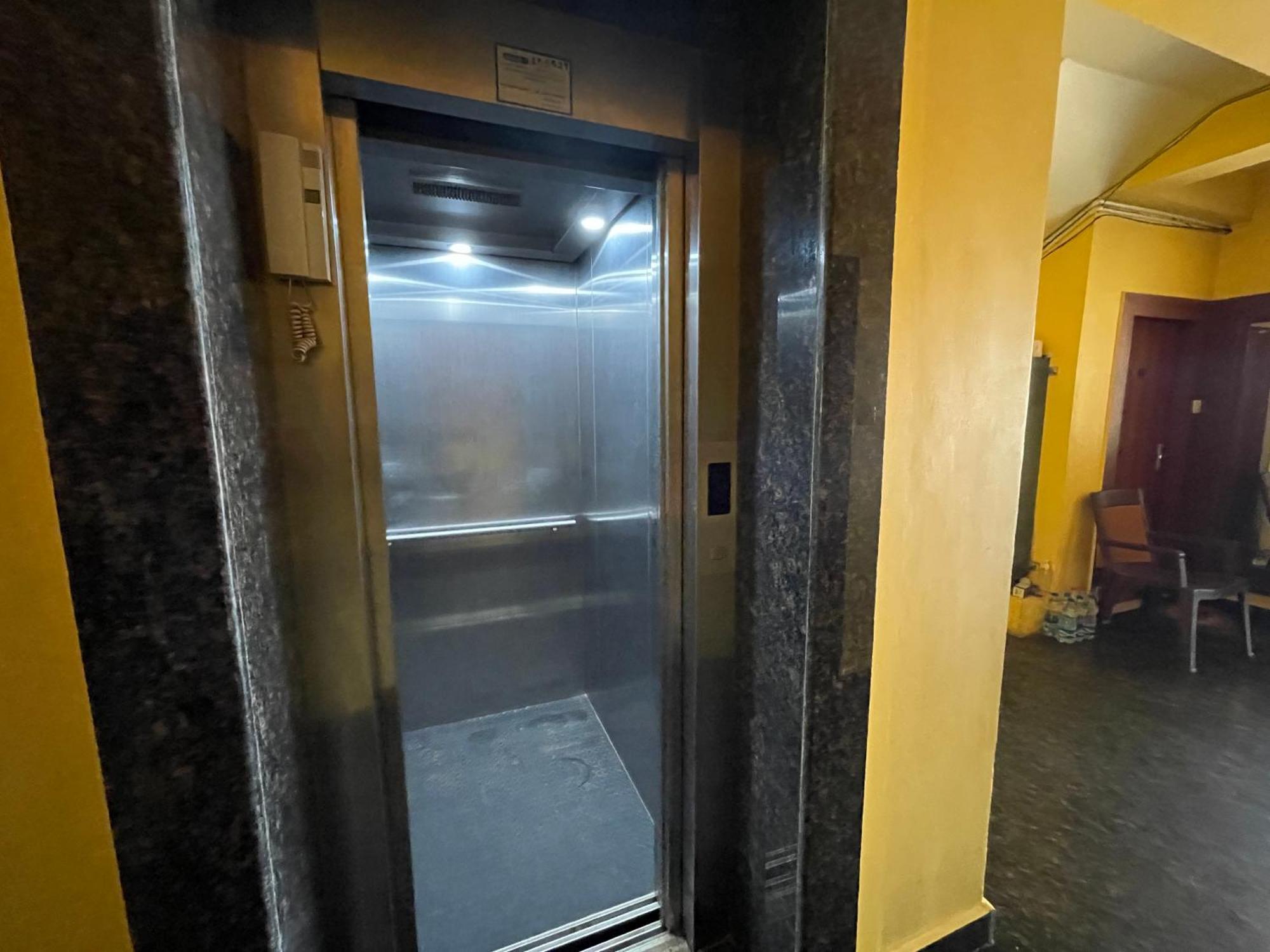 Hotel AAVAASS Puri Exterior foto